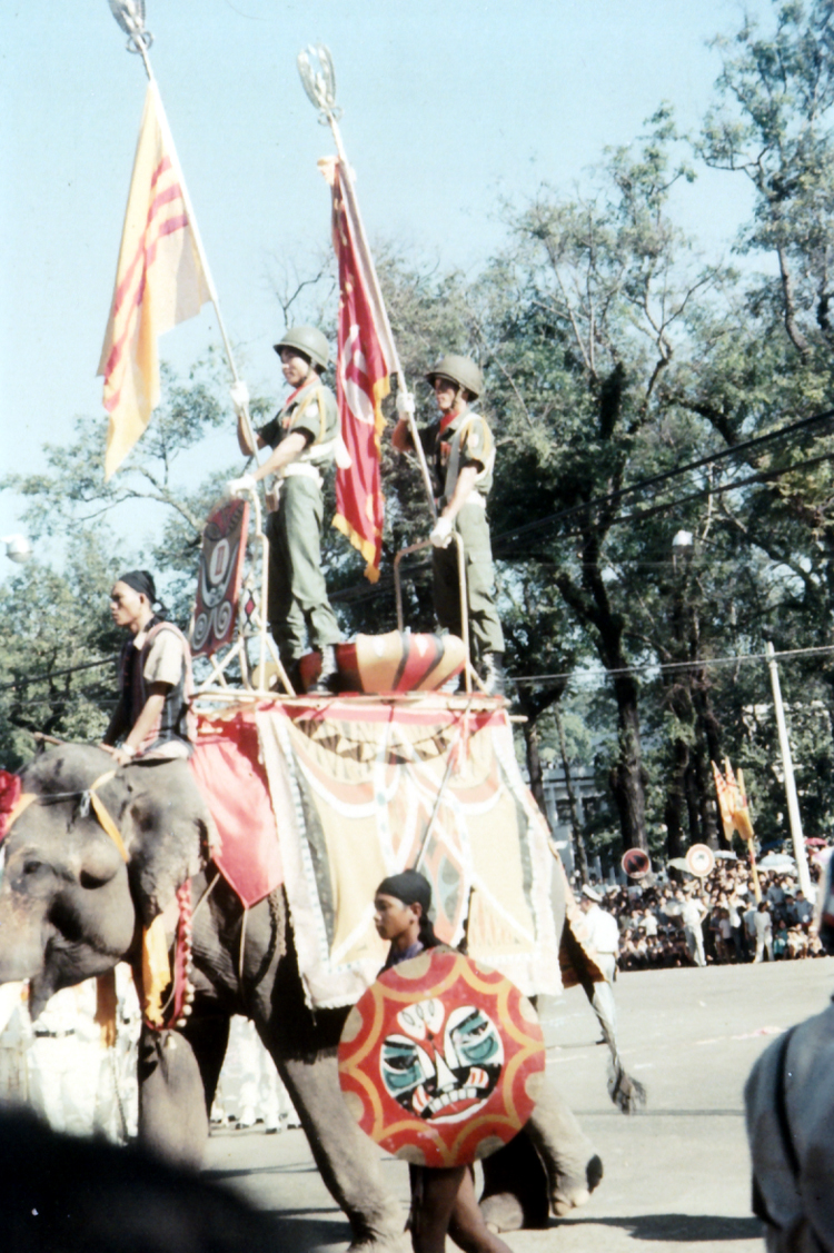Parade 2
