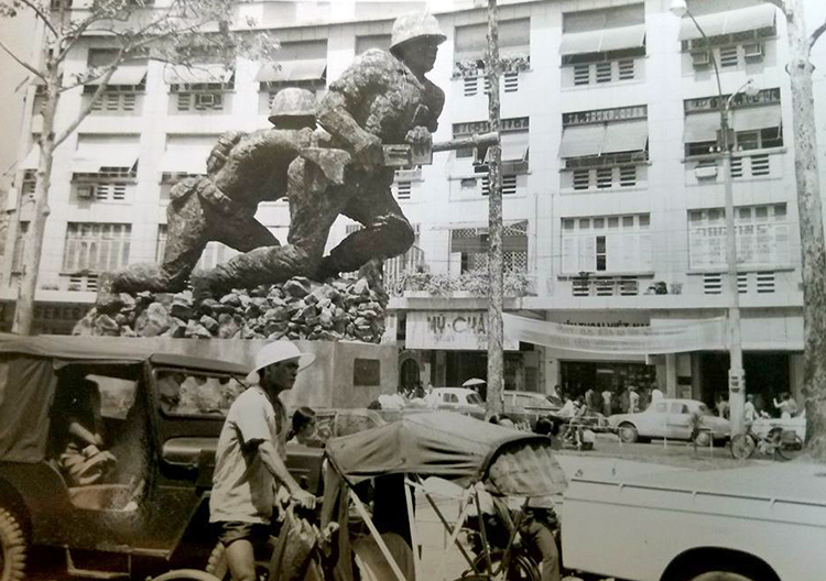 Statue